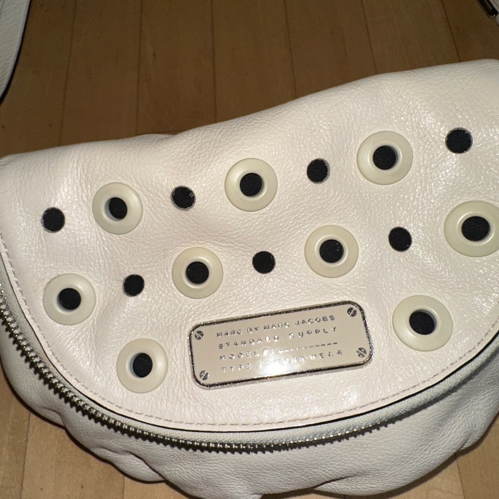 Marc By Marc  Jacobs white  crossbody, CB2418 - Picture 2 of 14
